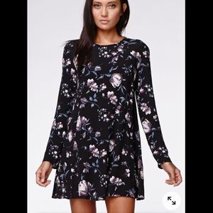 Kendall & Kylie long sleeve dress